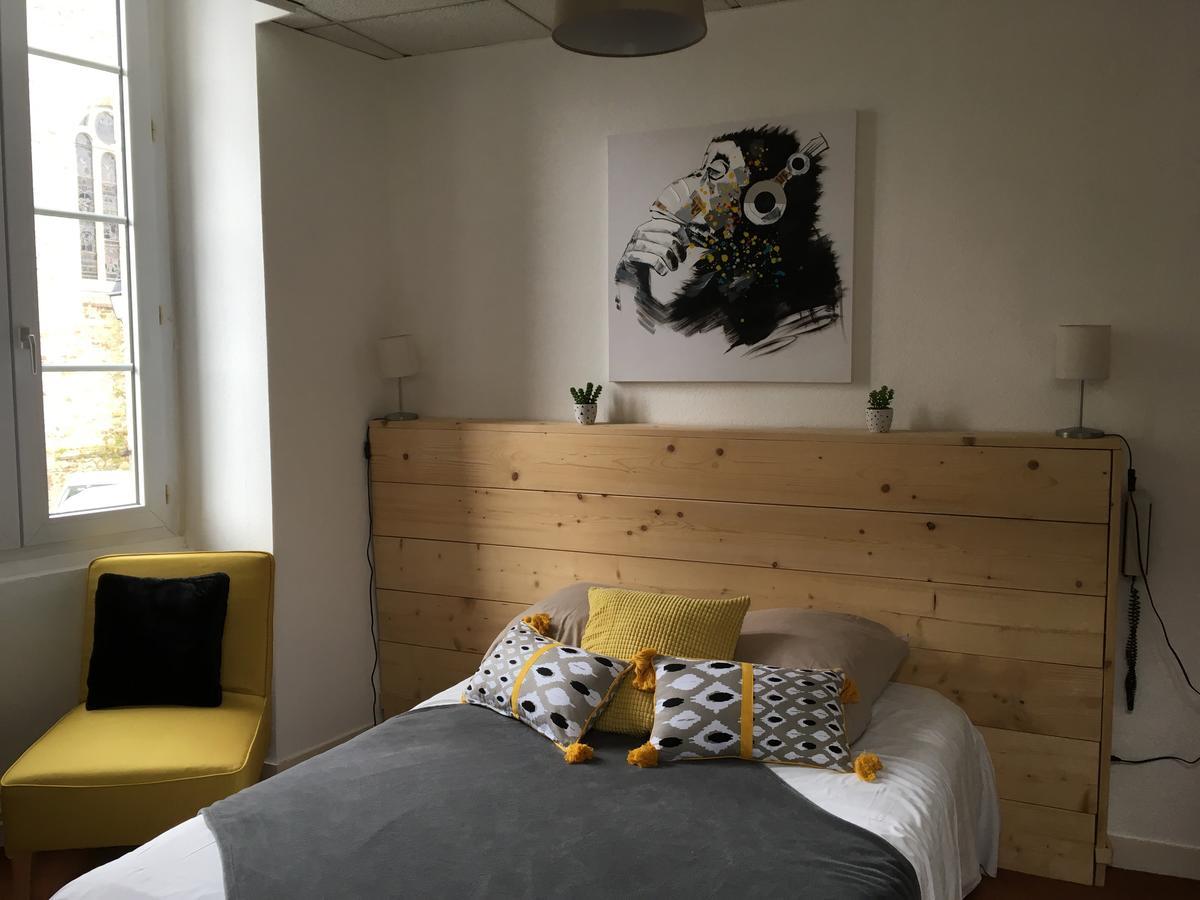 Hotel Restaurant Le Cheval Blanc Argentré-du-Plessis Dış mekan fotoğraf